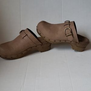 White Mountain  clay colored  clogs sz 8